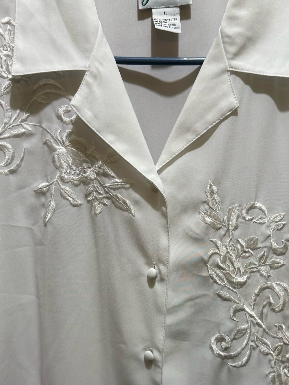 Joanna Women’s Soft  White Short-Sleeve Embroidered Button-Down Blouse - Picture 3 of 8